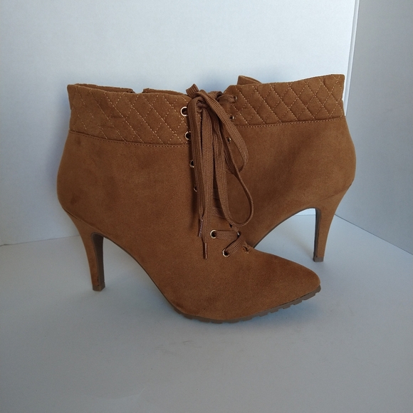 Me too Francis suede heel ankle boots size 10M - Picture 4 of 9